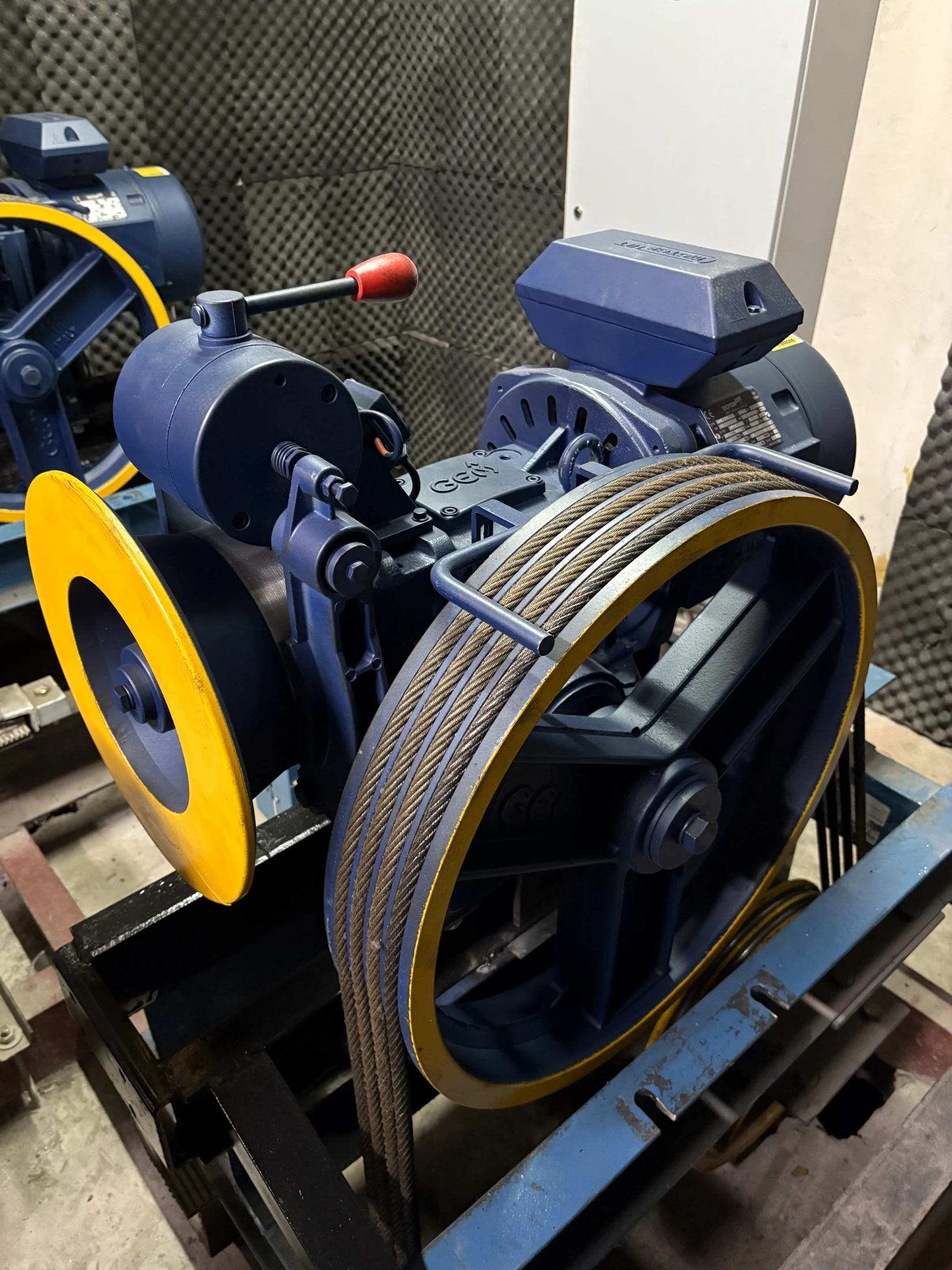 Máquina de tracción de ascensor lista para instalar